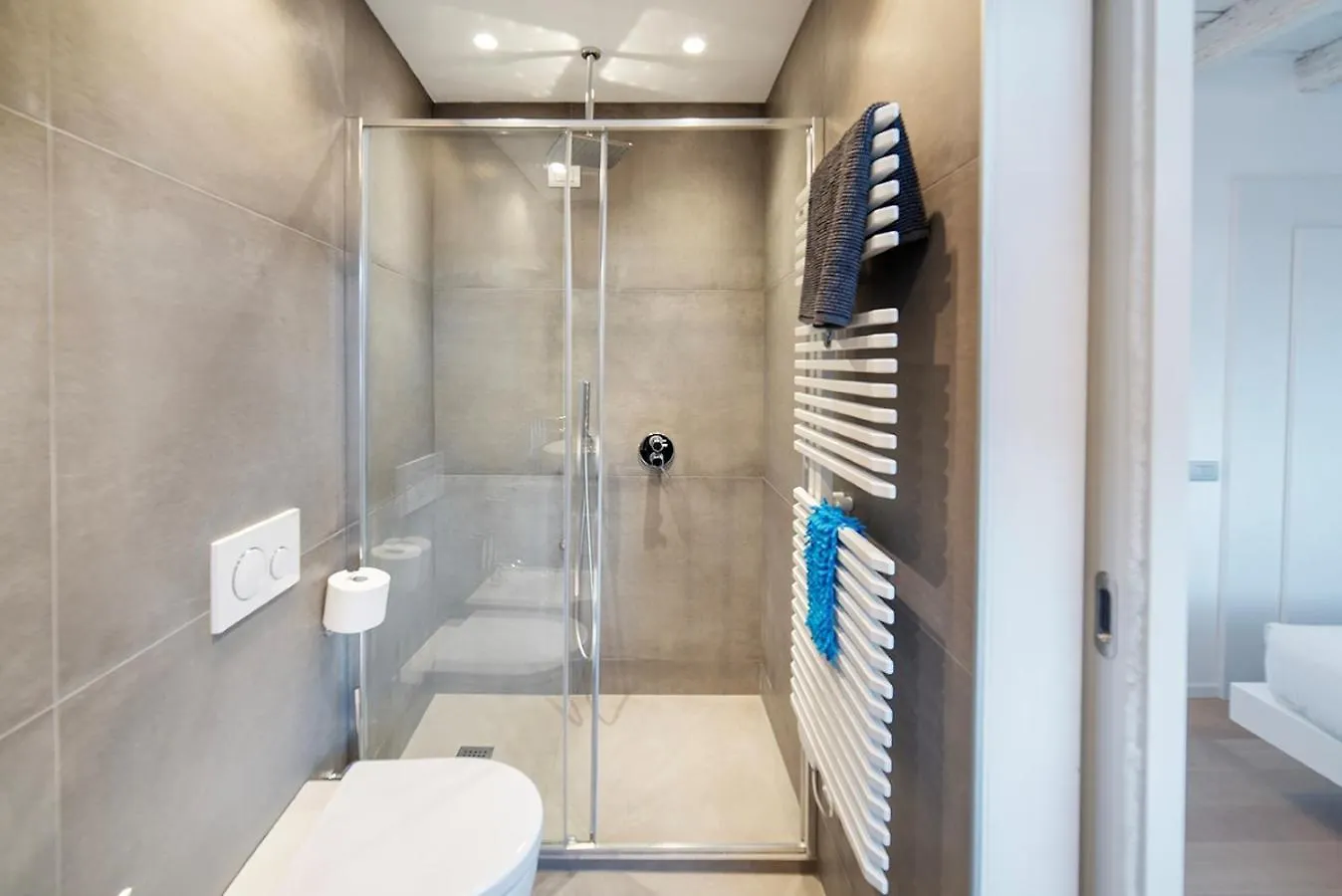 Modern Apartment City Center 5 Minutes From Citta' Alta And Train Station Bergamo 0*,  Italien